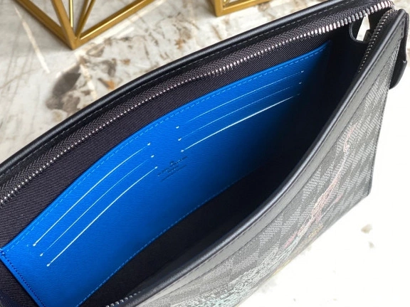 Rep ladies VUITTON LOUIS VOYAGE POCHETTE 0808